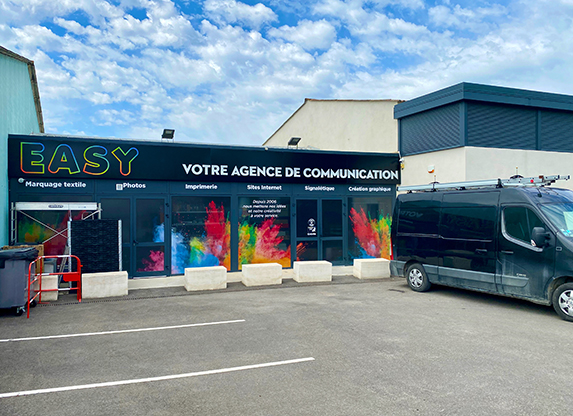 devanture agence easy Saint-Rémy de Provence communication entreprise